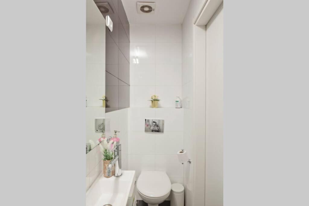 Big Apartment Next To Gordon Beach Plus Free Parking Tel Aviv Esterno foto