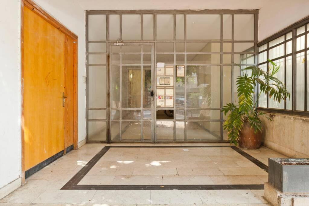 Big Apartment Next To Gordon Beach Plus Free Parking Tel Aviv Esterno foto