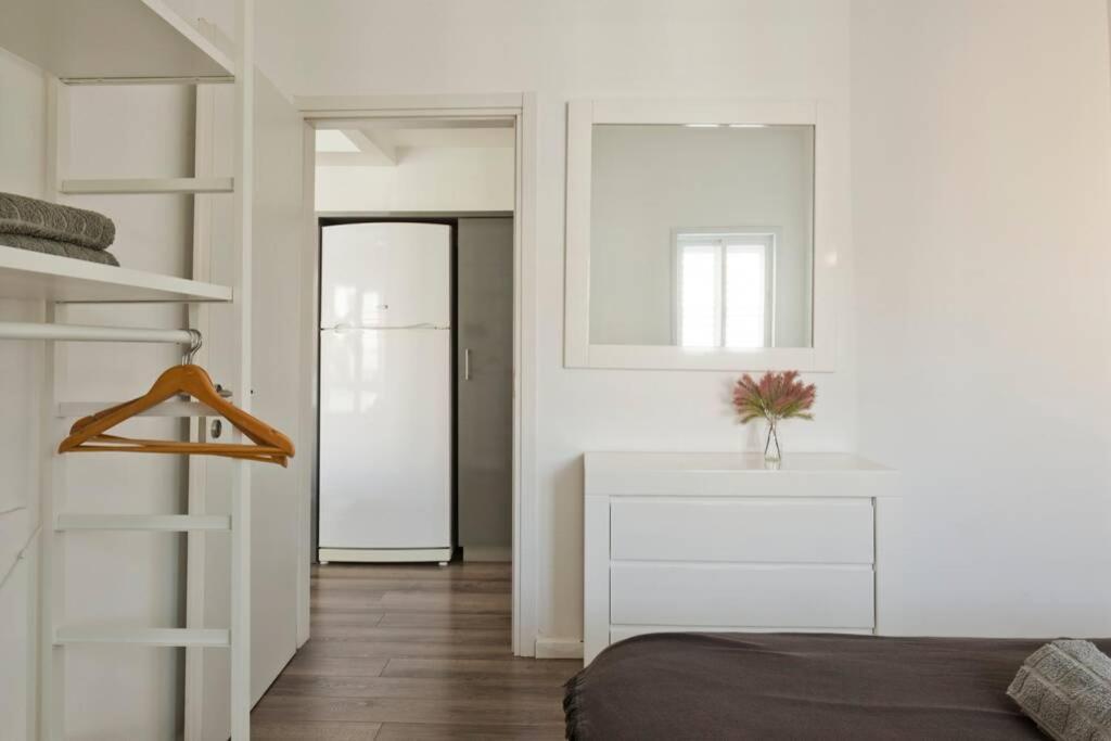 Big Apartment Next To Gordon Beach Plus Free Parking Tel Aviv Esterno foto